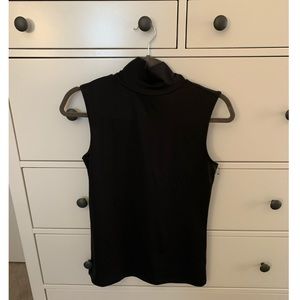Women’s mock neck sleeveless top